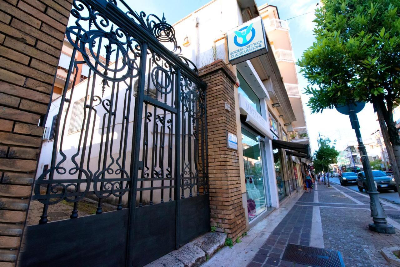 Hotel Domus Marti Formia Exterior foto